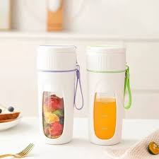 Rechargeable Portable Electric Juicer 3